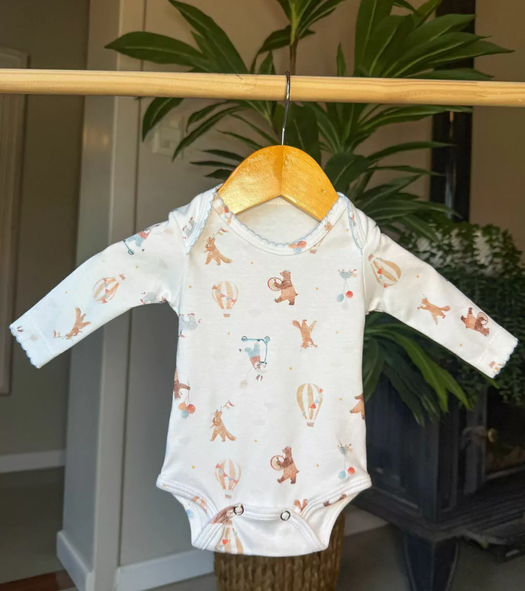 BODY RECIEN NACIDO CIRCO CELESTE – Pañalera Belyan